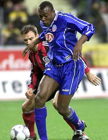 里斯顯得更 里斯顯得更